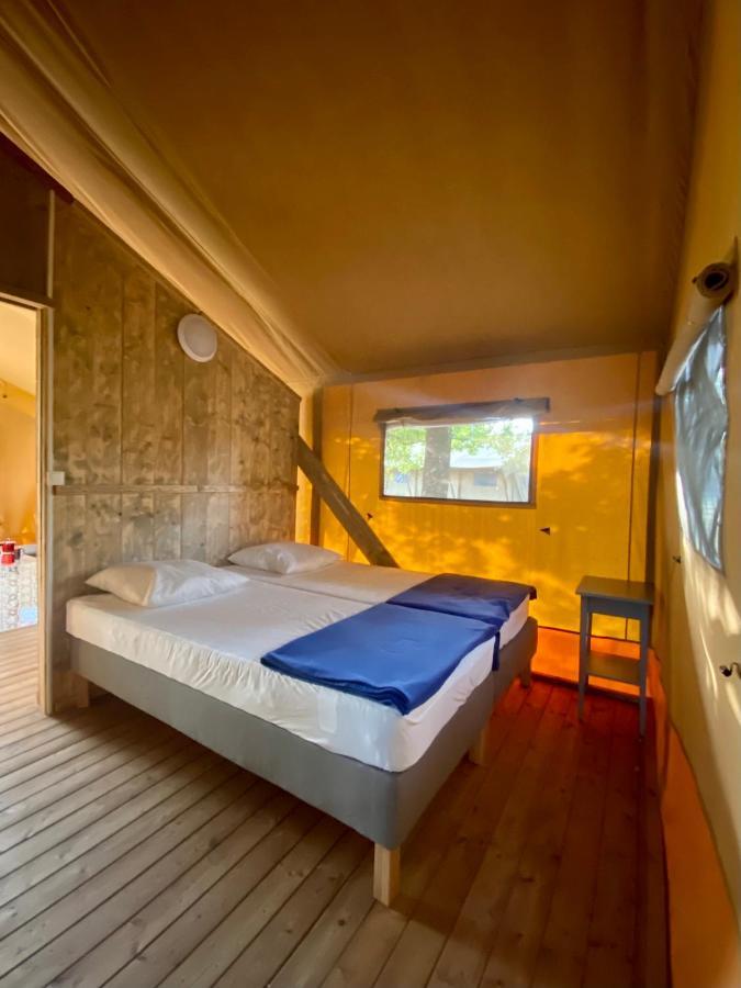 Camping La Kahute - Tente Lodge Au Coeur De La Foret 카르캉 외부 사진