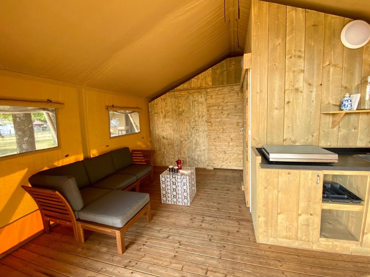 Camping La Kahute - Tente Lodge Au Coeur De La Foret 카르캉 외부 사진