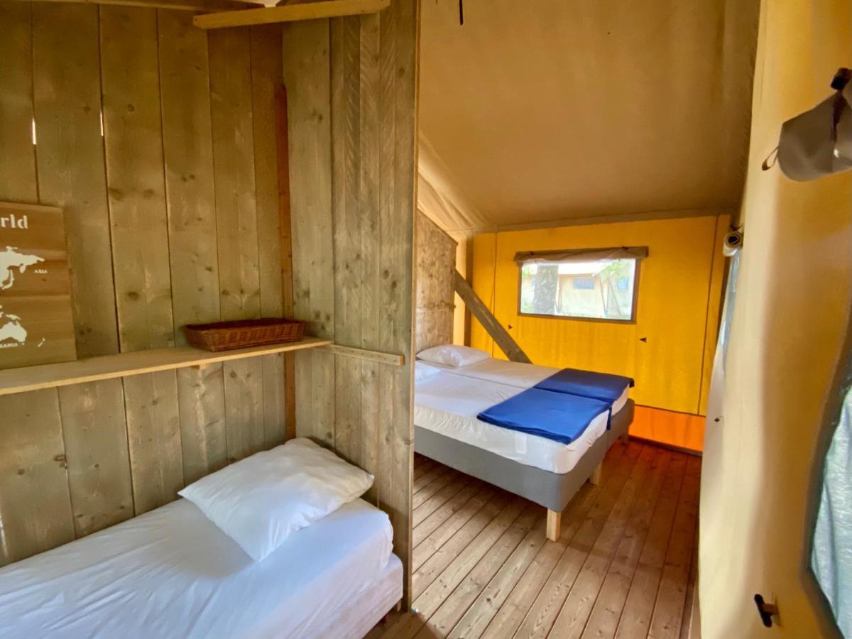 Camping La Kahute - Tente Lodge Au Coeur De La Foret 카르캉 외부 사진