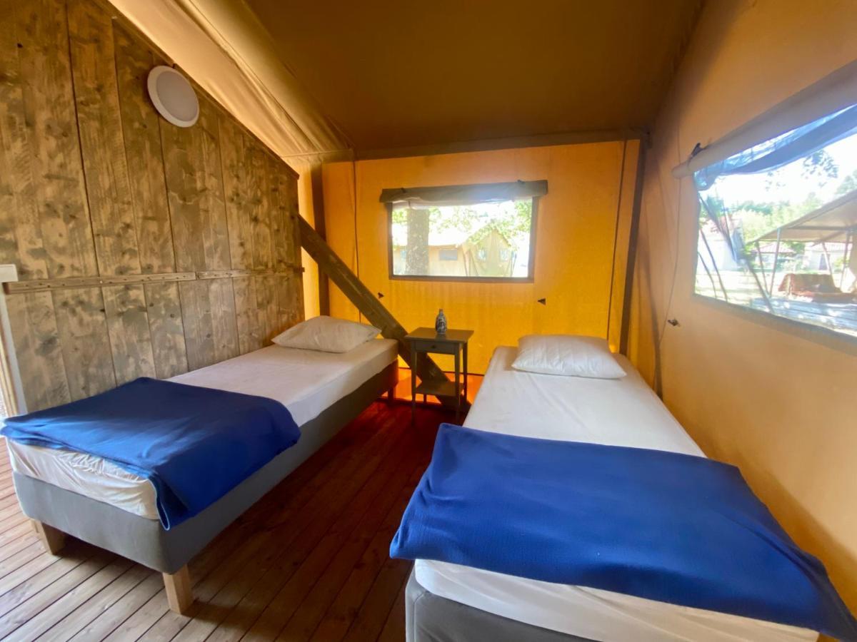 Camping La Kahute - Tente Lodge Au Coeur De La Foret 카르캉 외부 사진