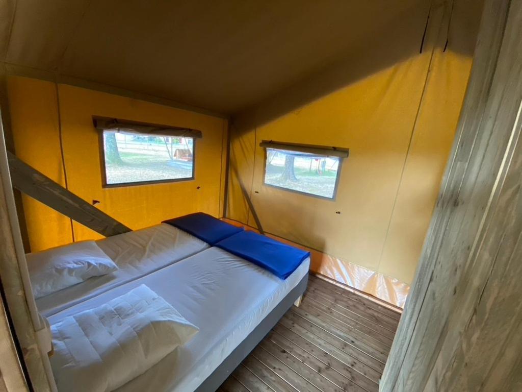 Camping La Kahute - Tente Lodge Au Coeur De La Foret 카르캉 외부 사진