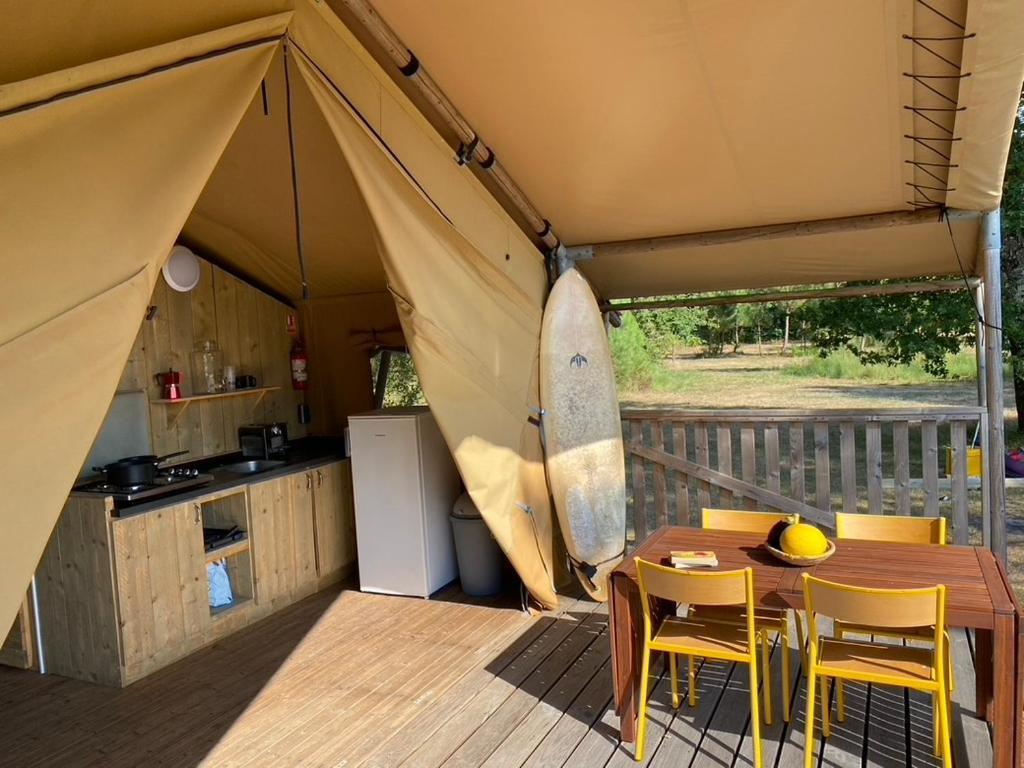 Camping La Kahute - Tente Lodge Au Coeur De La Foret 카르캉 외부 사진