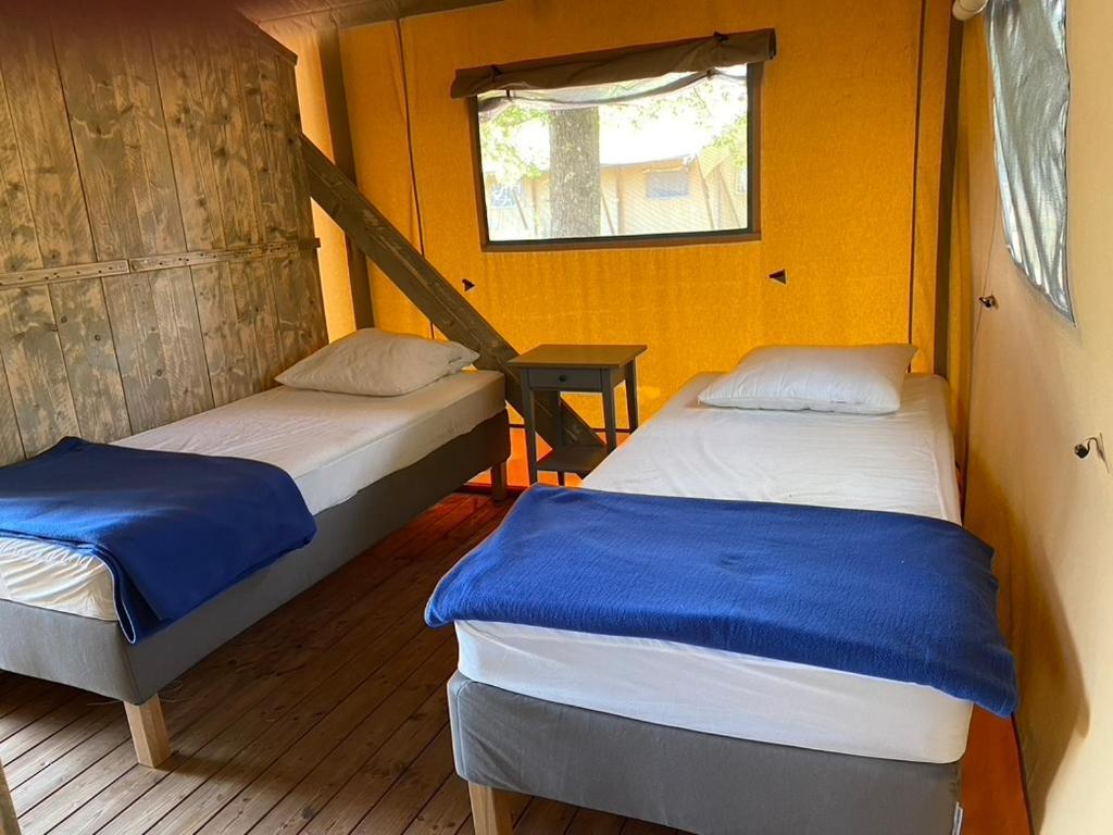 Camping La Kahute - Tente Lodge Au Coeur De La Foret 카르캉 외부 사진