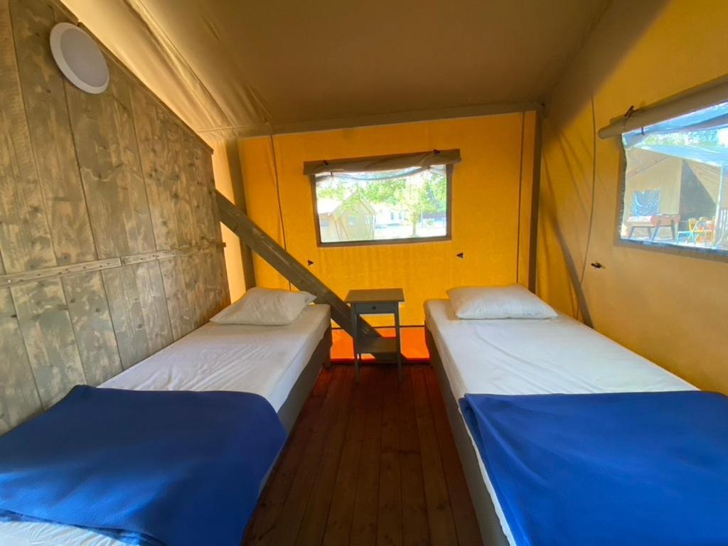 Camping La Kahute - Tente Lodge Au Coeur De La Foret 카르캉 외부 사진