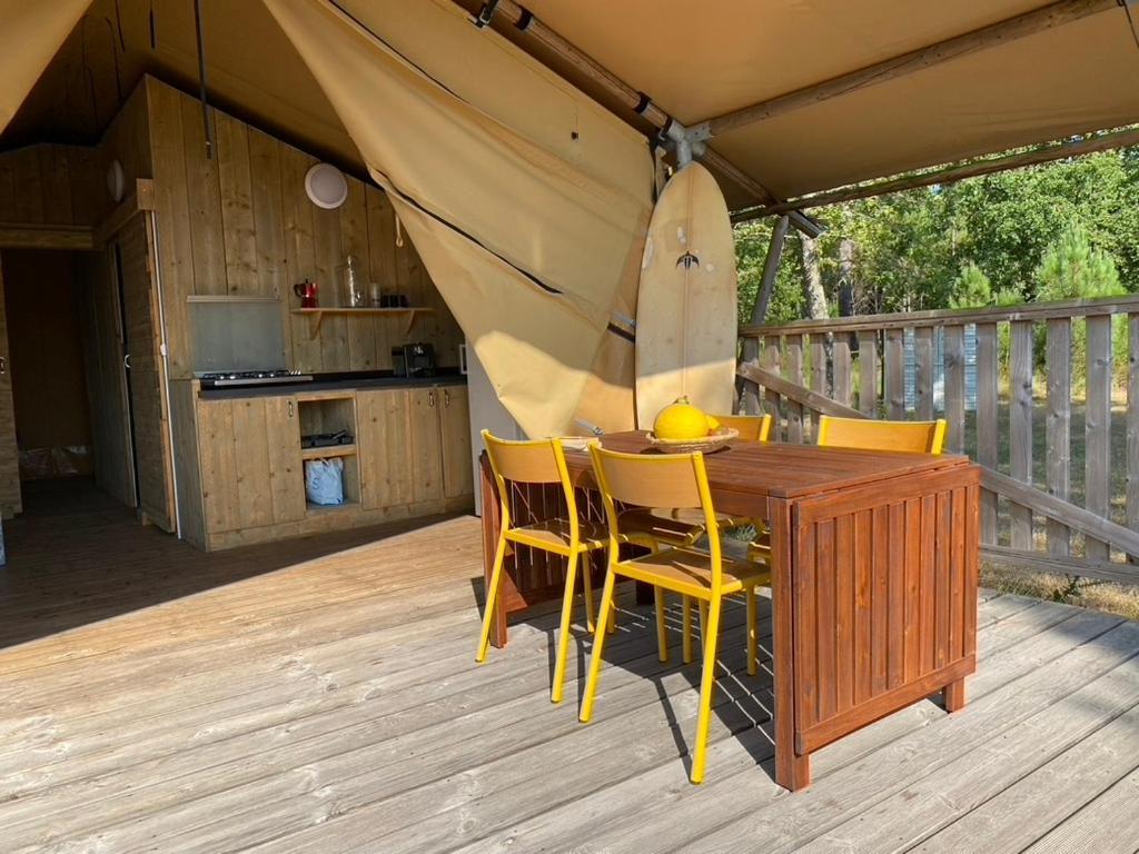 Camping La Kahute - Tente Lodge Au Coeur De La Foret 카르캉 외부 사진