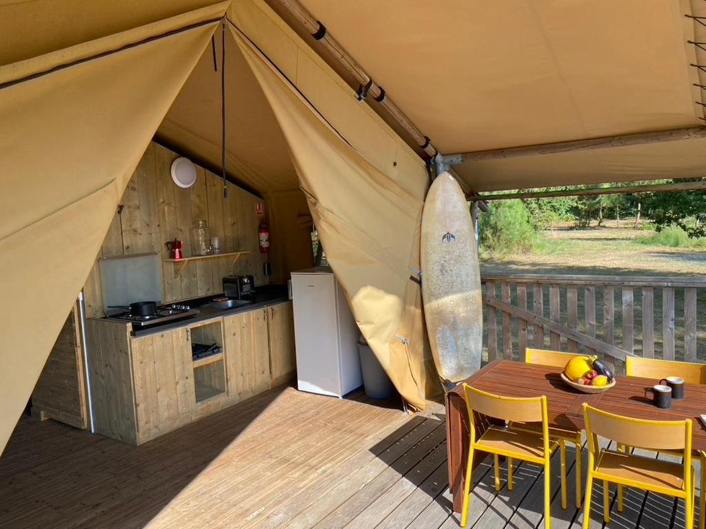 Camping La Kahute - Tente Lodge Au Coeur De La Foret 카르캉 외부 사진