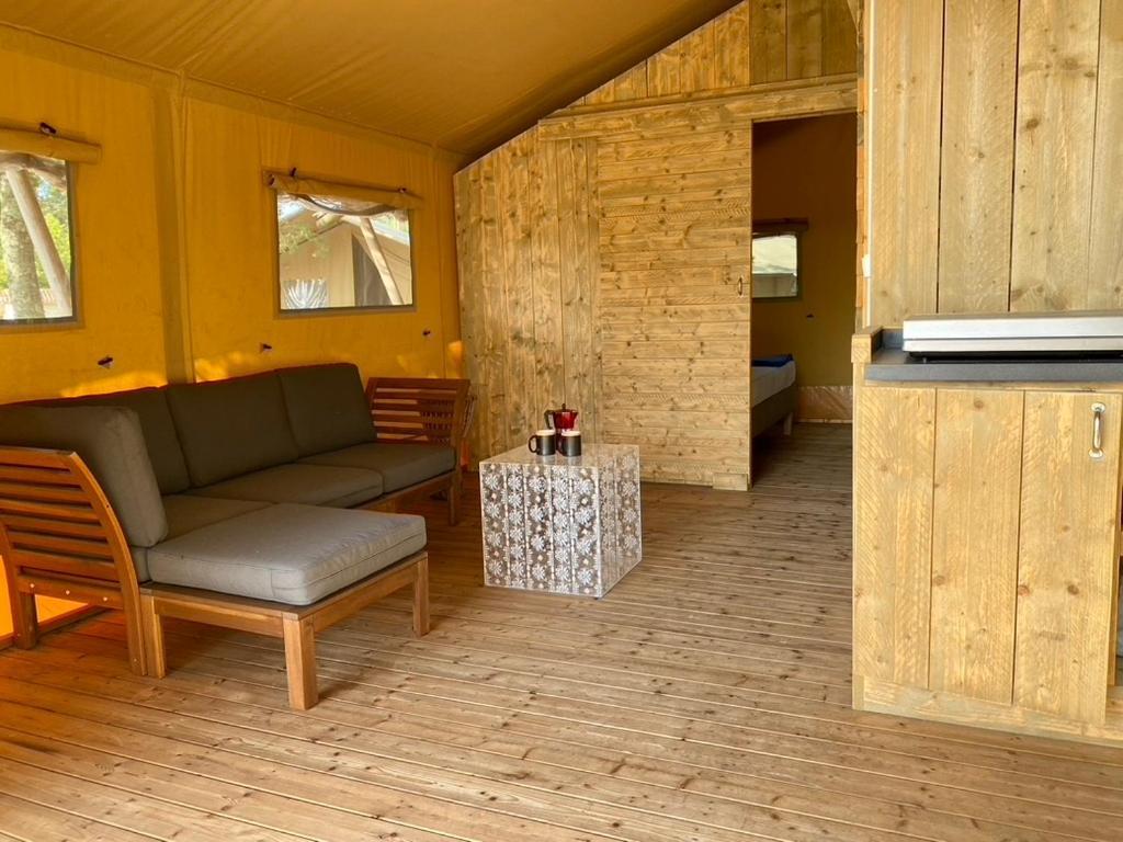 Camping La Kahute - Tente Lodge Au Coeur De La Foret 카르캉 외부 사진