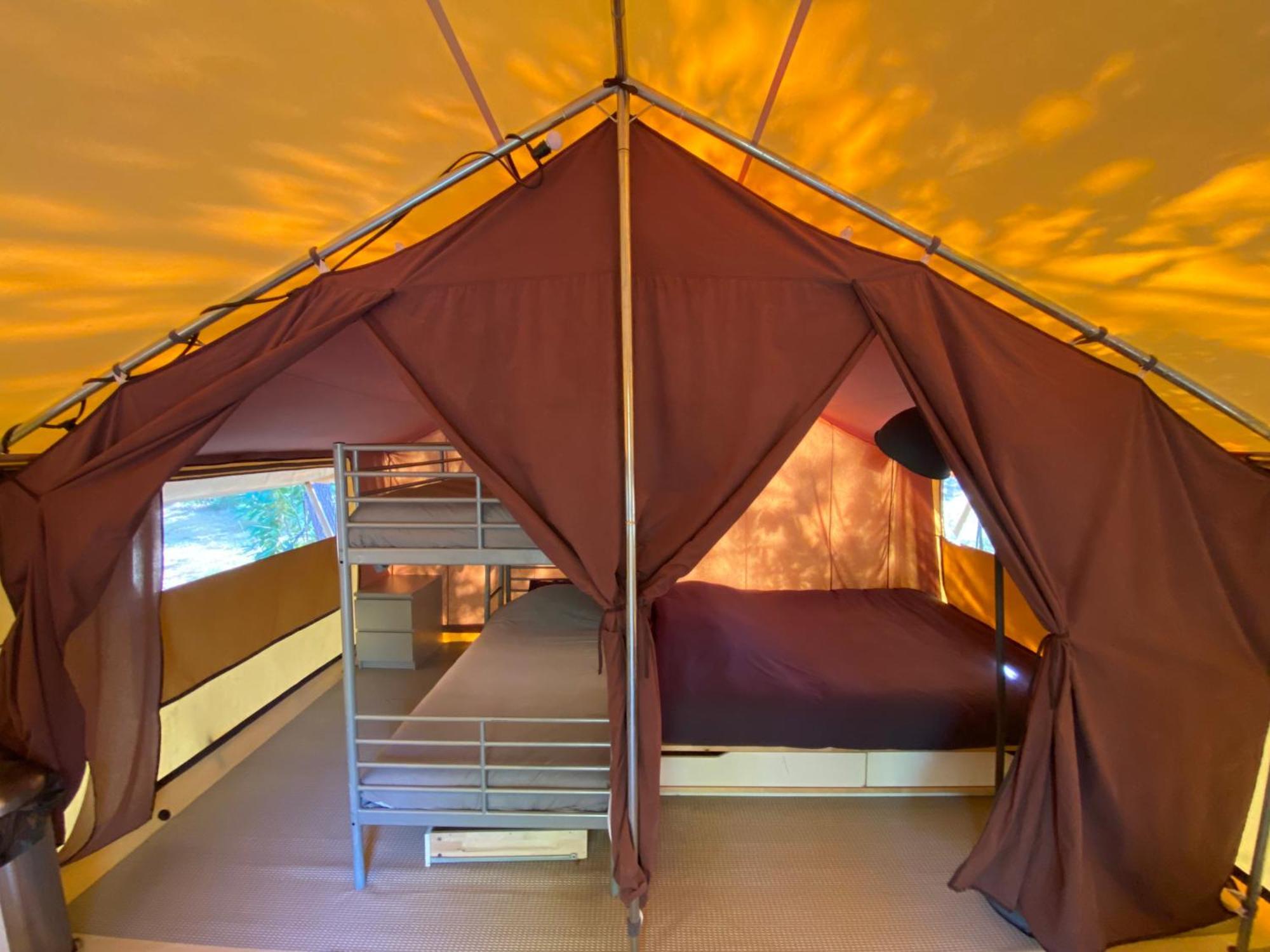Camping La Kahute - Tente Lodge Au Coeur De La Foret 카르캉 외부 사진
