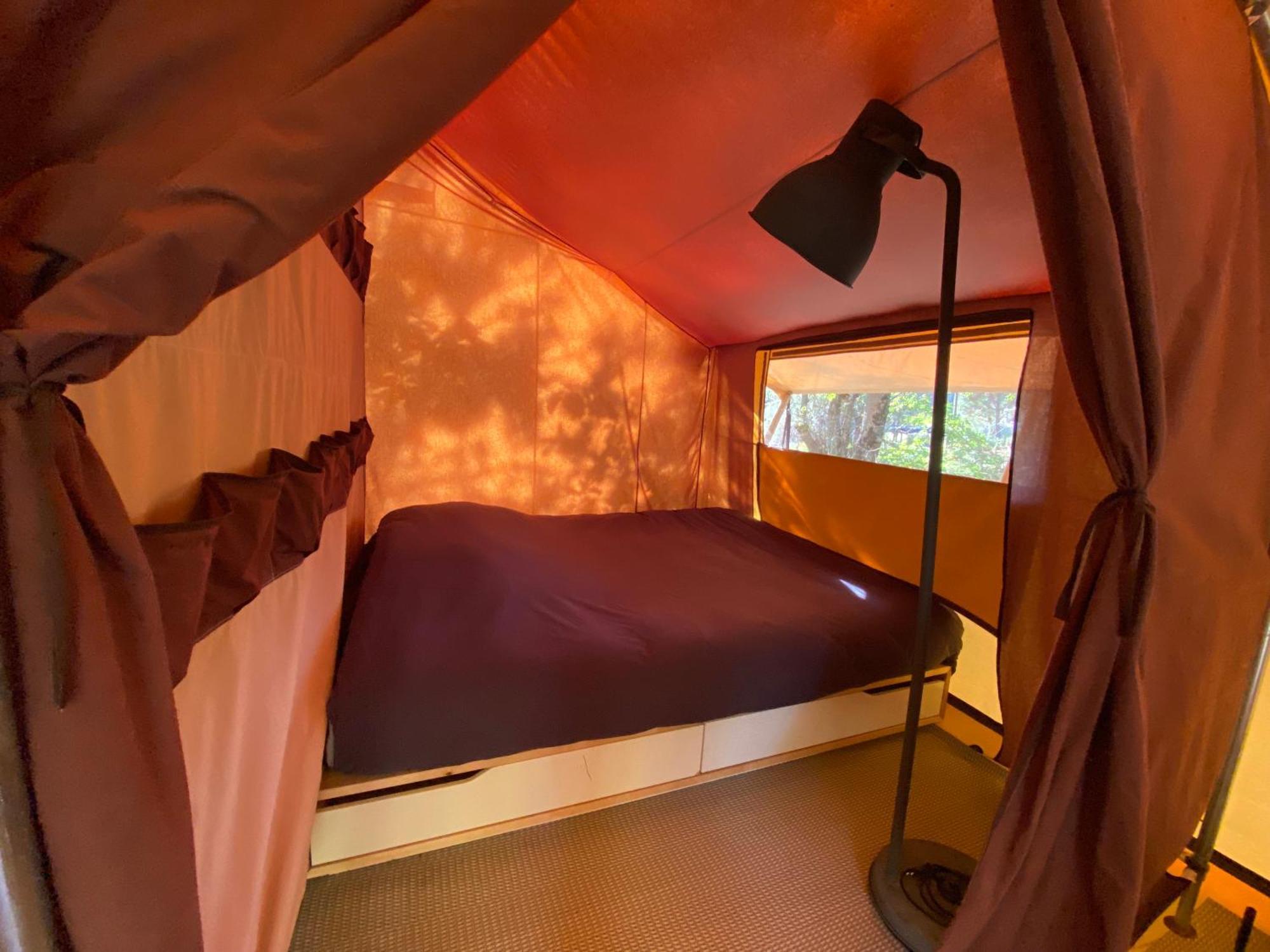 Camping La Kahute - Tente Lodge Au Coeur De La Foret 카르캉 외부 사진