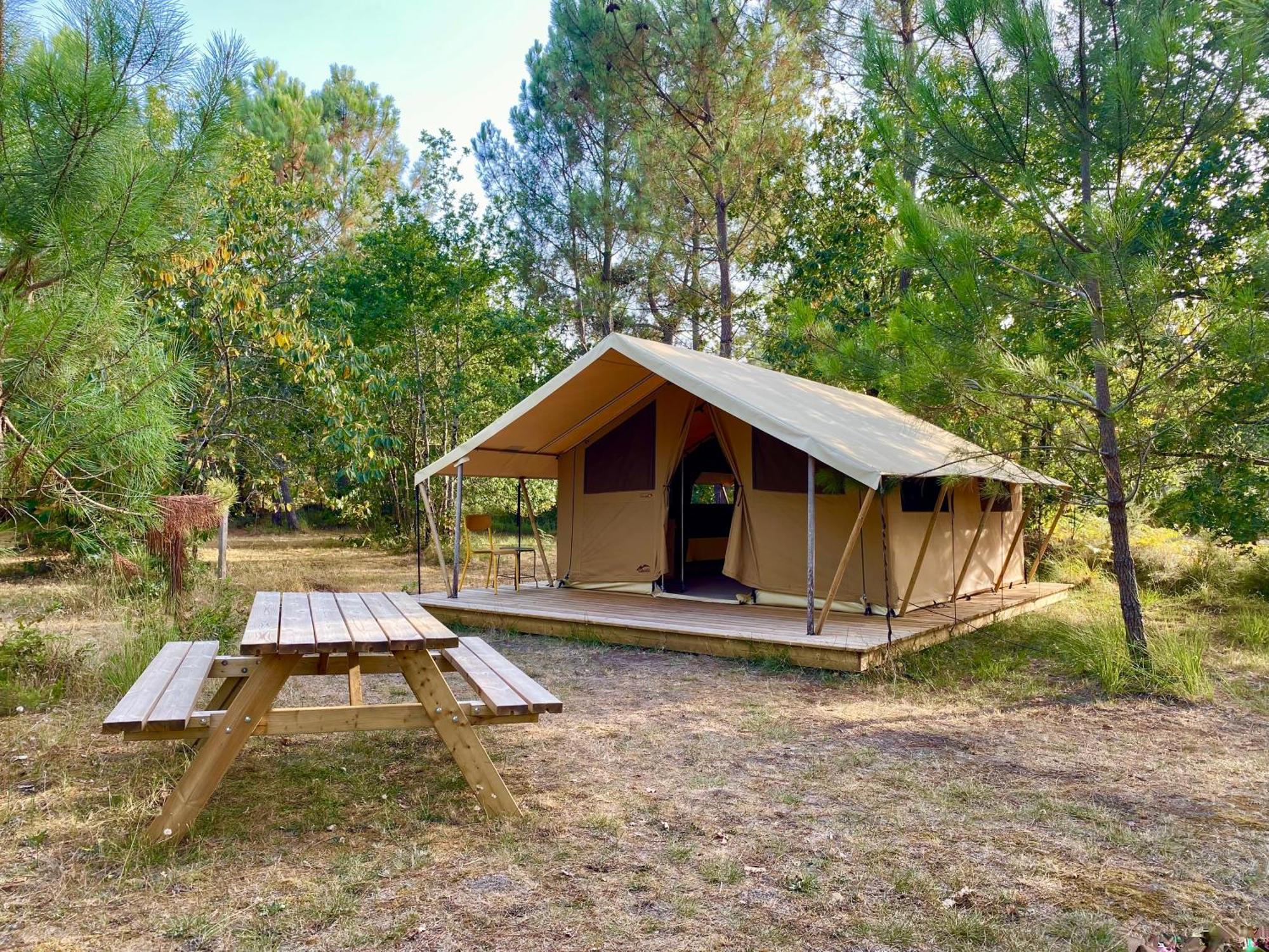 Camping La Kahute - Tente Lodge Au Coeur De La Foret 카르캉 외부 사진