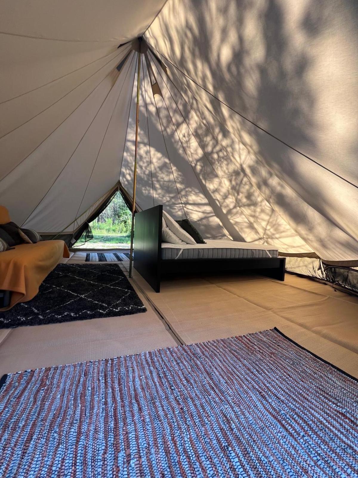 Camping La Kahute - Tente Lodge Au Coeur De La Foret 카르캉 외부 사진