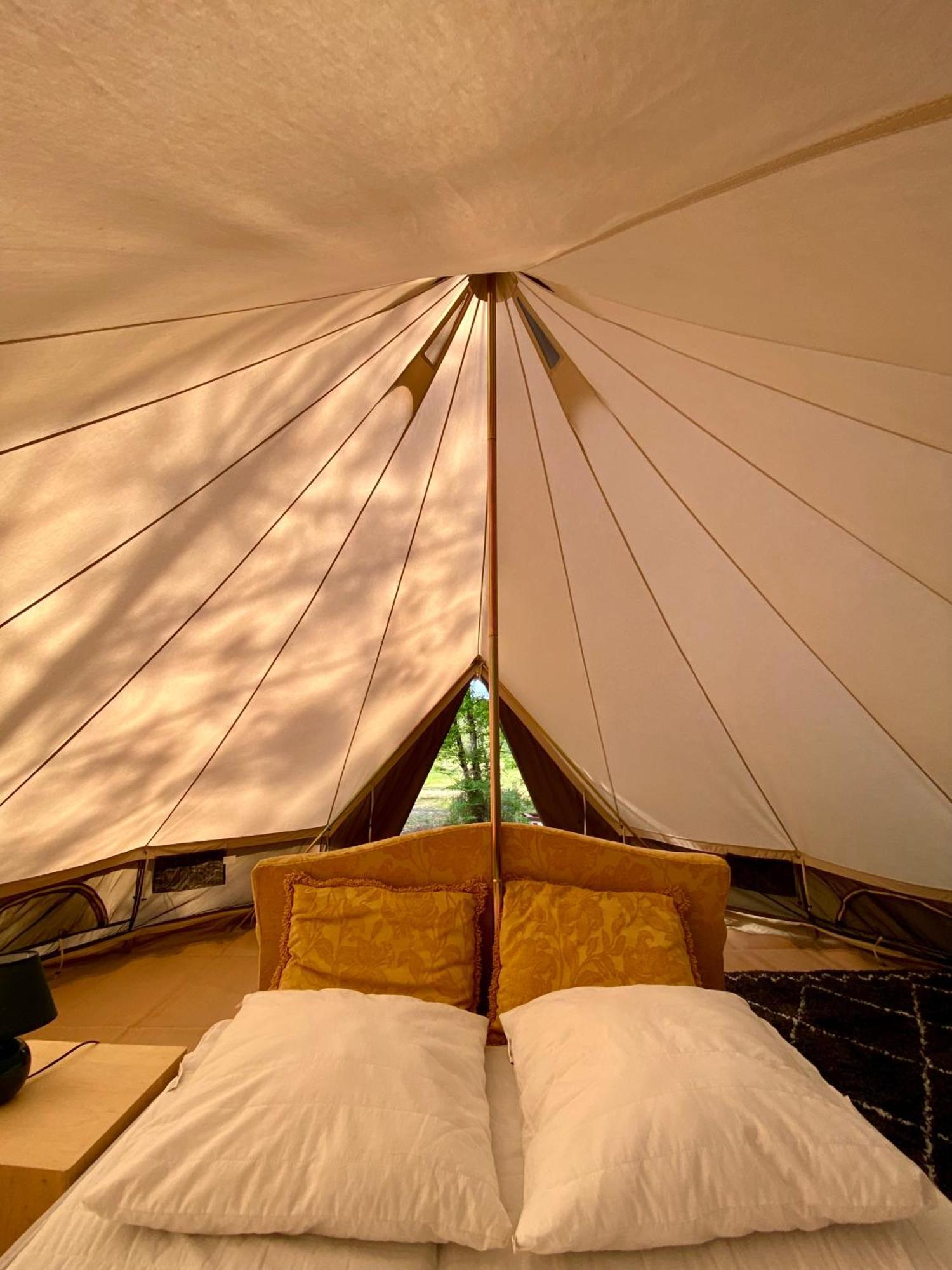 Camping La Kahute - Tente Lodge Au Coeur De La Foret 카르캉 외부 사진